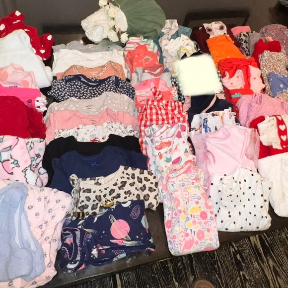 Baby girl 12 Months clothing bundle - Picture 1 of 8